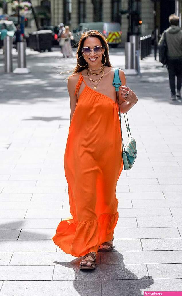 myleene klass braless